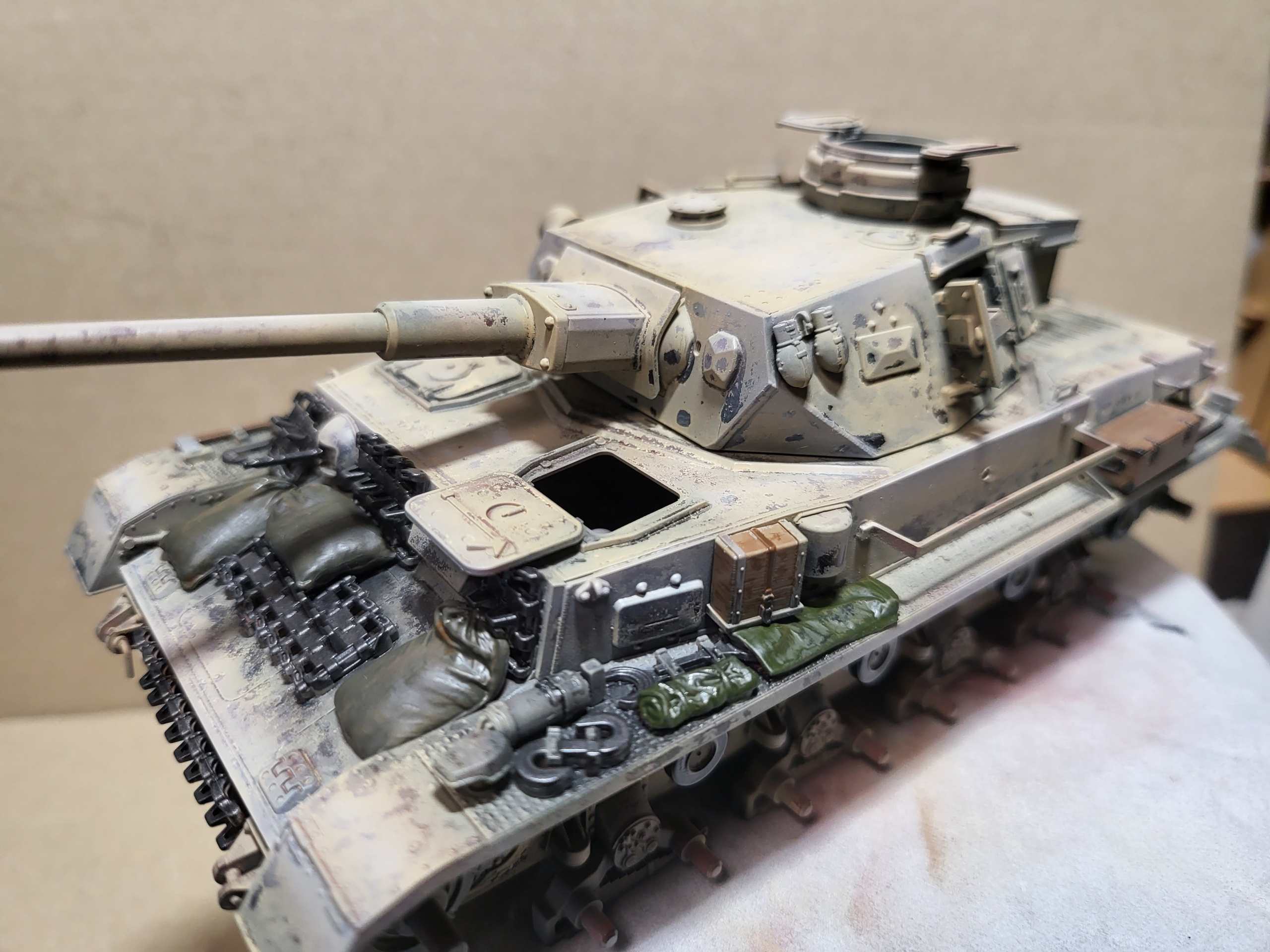 S504『エロカワ ! 』1/5 イシュタル 塗装済完成品 シナンジュスタイン全塗装｜zassyokuさんのガンプラ作品｜GUNSTA